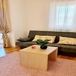 Lanterna Apartment