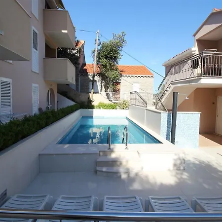 Lanterna Апартаменты Затон