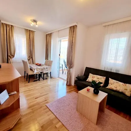 Apartman Lanterna *