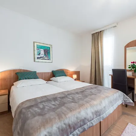 Lanterna * Zaton (Dubrovnik-Neretva)