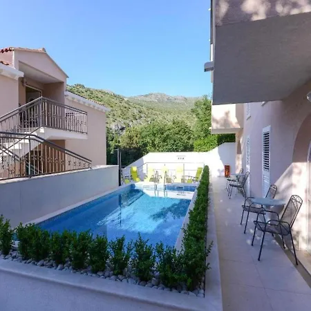 Lanterna Apartment