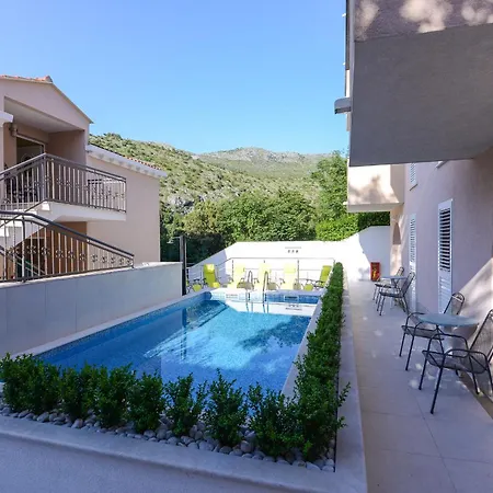 Lanterna Apartment