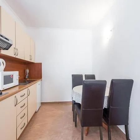 Lanterna Apartment