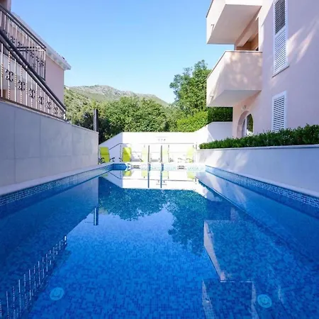 Lanterna Apartment