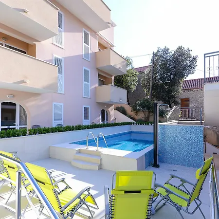 Apartment Lanterna *